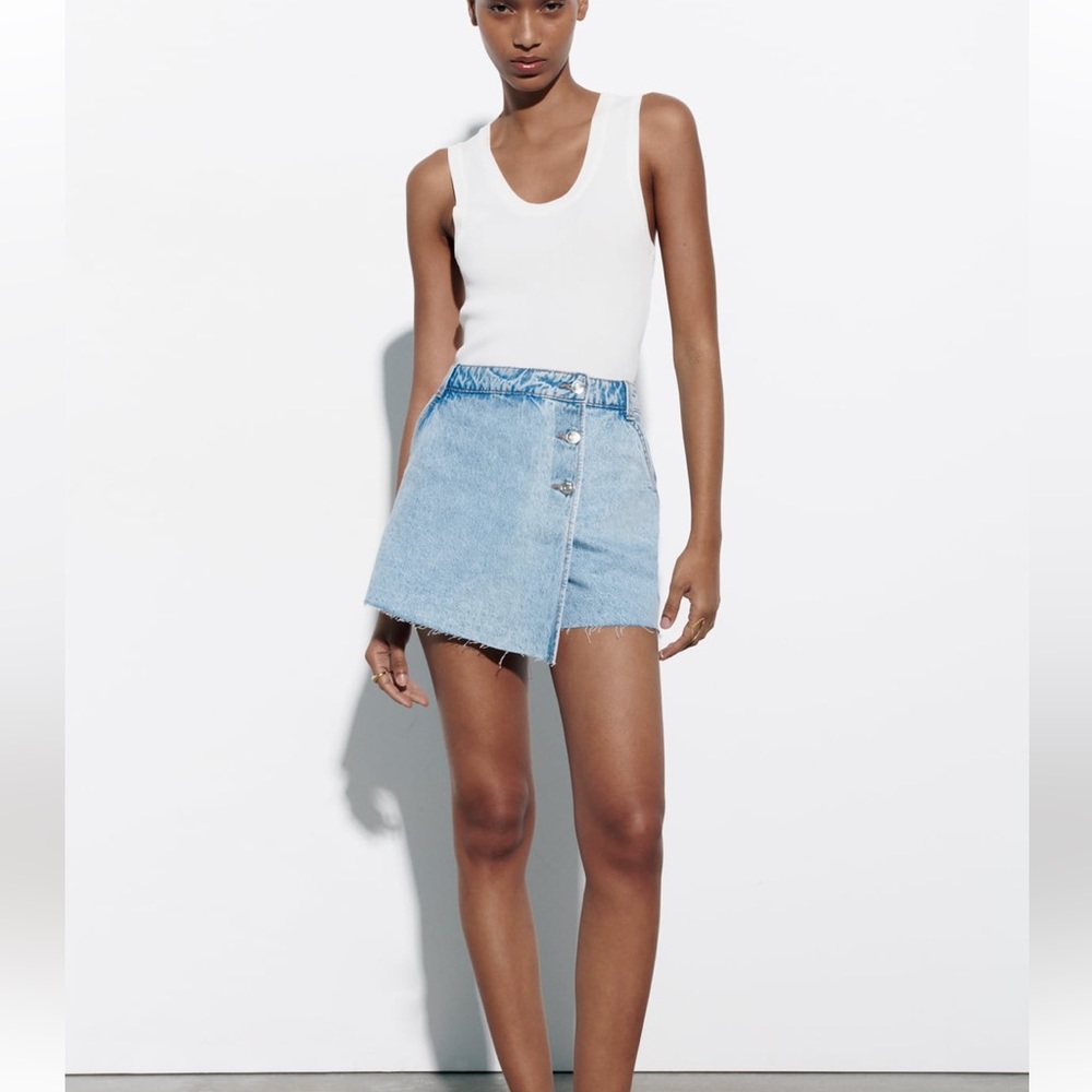 Zara brand new skort size large